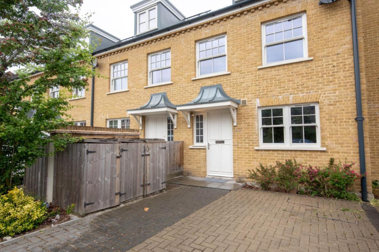 Lovely 4 Bed With Ensuite Free Wifi Off Street Parking In Sutton Morden  Luaran gambar