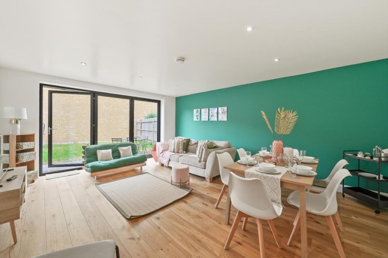 Lovely 4 Bed With Ensuite Free Wifi Off Street Parking In Sutton Morden  Luaran gambar