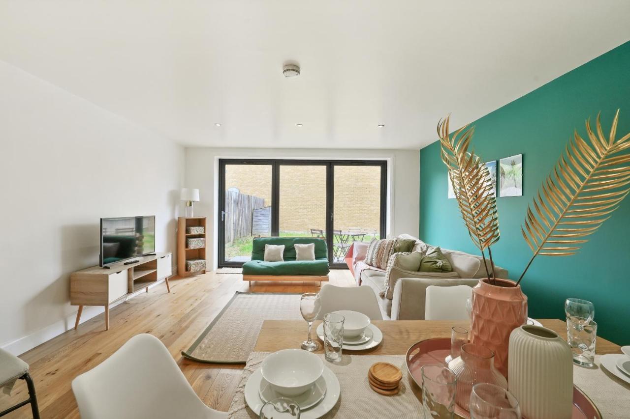 Lovely 4 Bed With Ensuite Free Wifi Off Street Parking In Sutton Morden  Luaran gambar