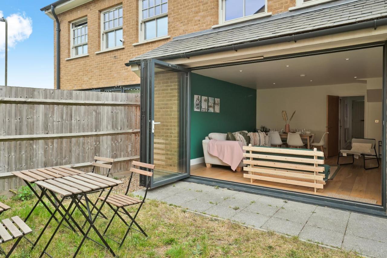 Lovely 4 Bed With Ensuite Free Wifi Off Street Parking In Sutton Morden  Luaran gambar