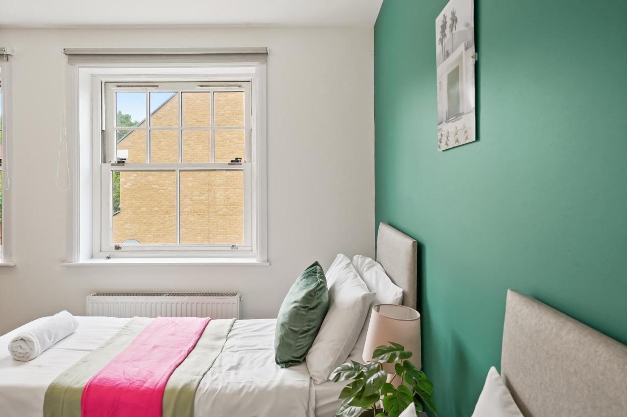 Lovely 4 Bed With Ensuite Free Wifi Off Street Parking In Sutton Morden  Luaran gambar
